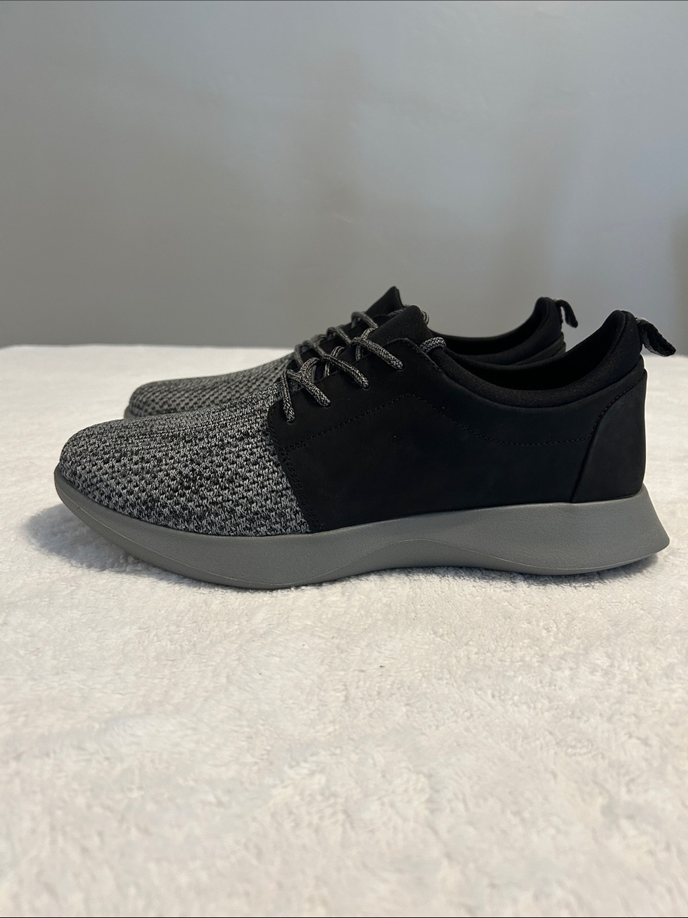 Thomas & Vine Hadden  Men's Casual Sneakers Knit Lace-Up Shoes in Gray/ Black. - Picture 8 of 11